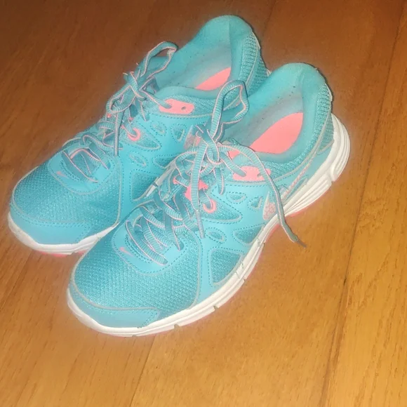 Nike Teal and Navy Athletic Sneakers EUC EUC Women main image 3
